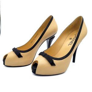 CHANEL Nude & Black Structural HIGH HEEL Shoes w/ Classic Bow Size 38 WMNS US 7